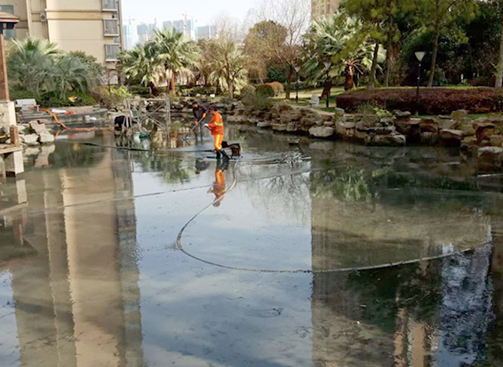 泸西景观池淤泥清理